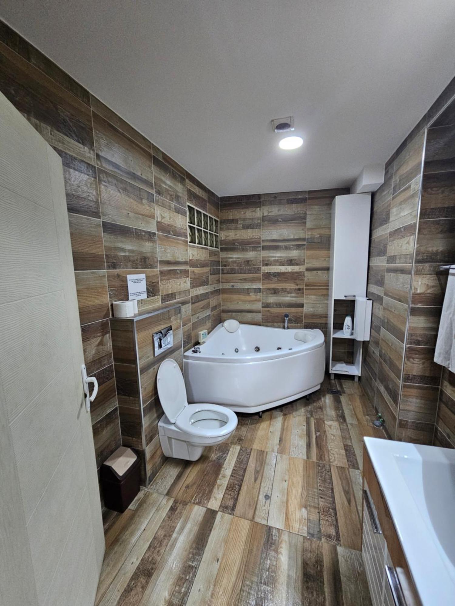 Apartment Viktor 2 Jacuzzi Belgrade
